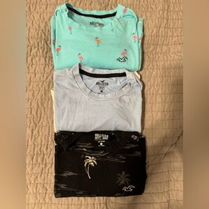 Hollister men’s Small 3-Tshirts